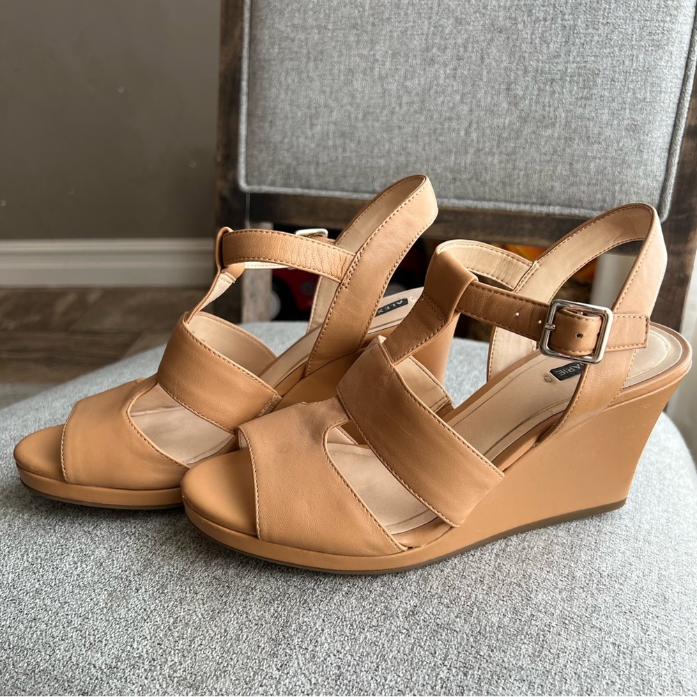 Alex Marie Shoes - Size 8M - Tan/Camel Color with Straps and a Buckle